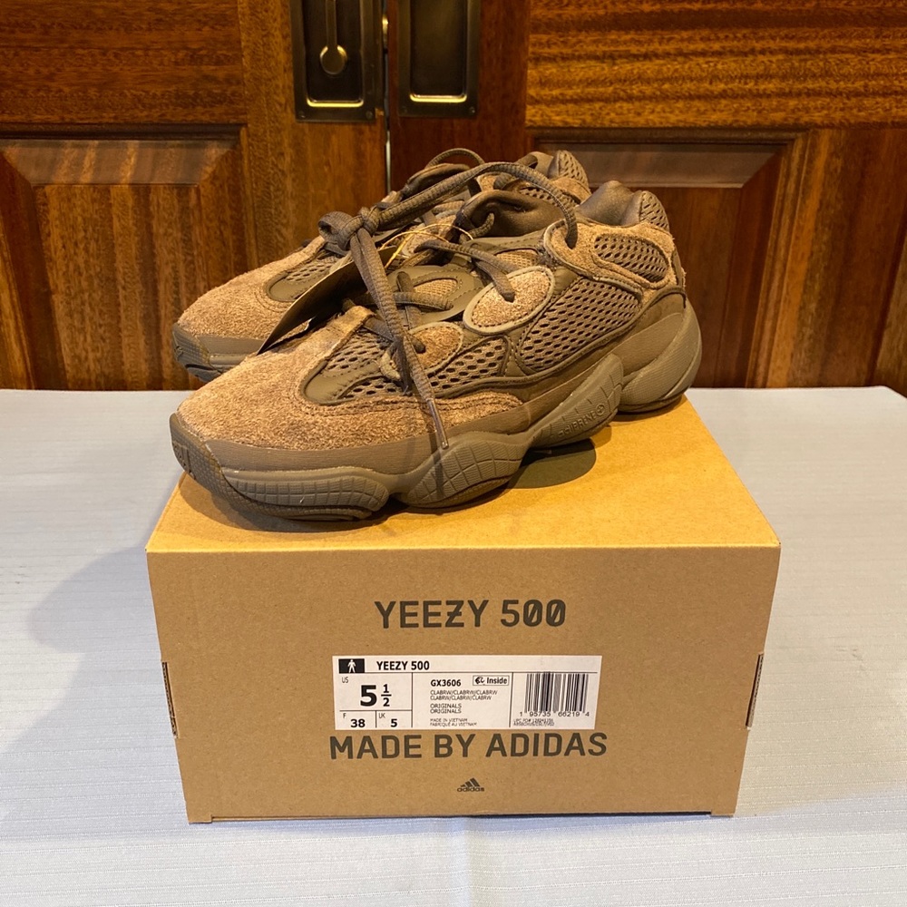 Yeezy 500 Clay Brown Size 5.5 men